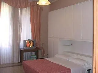 Konukevi Caroline 3*